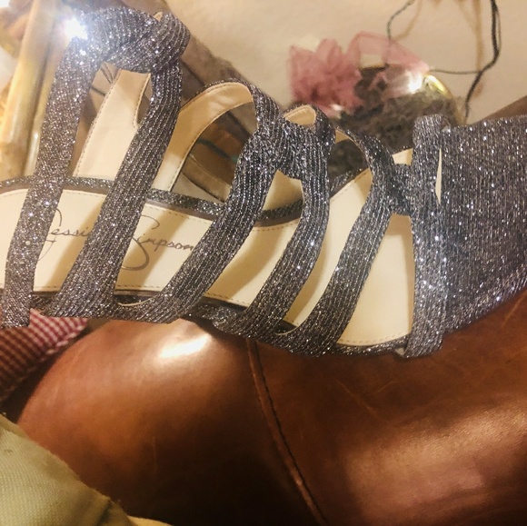 Heels  Jessica Simpson - Picture 4 of 6